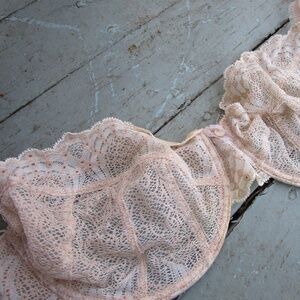 light apricot lace bra, unlined, by Pfiff, size 36F